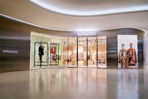 เซอร์ไพรส์! Burberry 